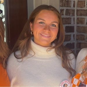 Meet your Posher, Caroline